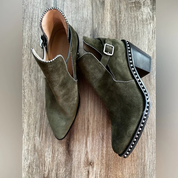 Coach Buckled Pipa Studded boots Size 9.5 Suede - Picture 10 of 11